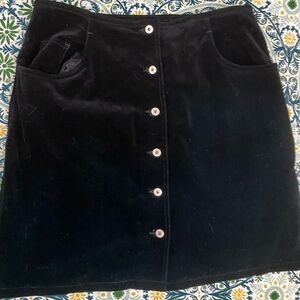 1980’s velvet Liz Wear Black Button-Front Skirt 100% cotton size 16 /14